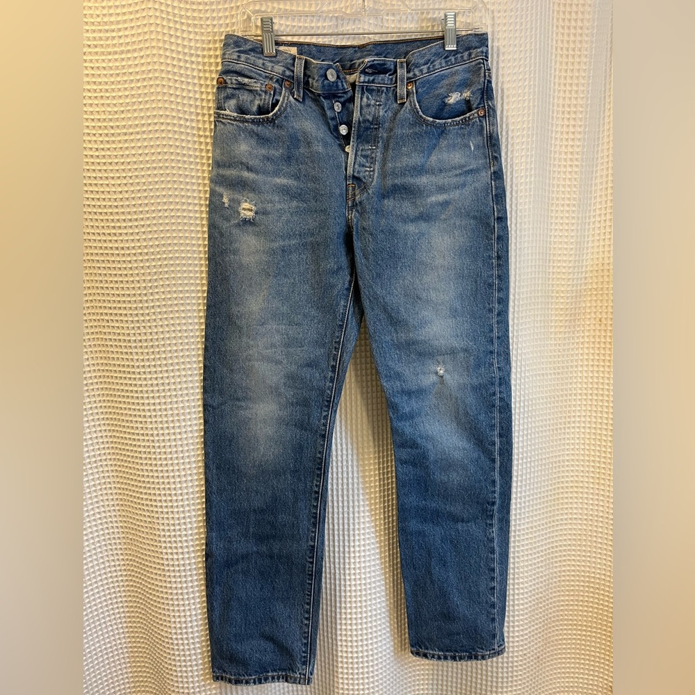 Like new Levi’s 501 button fly